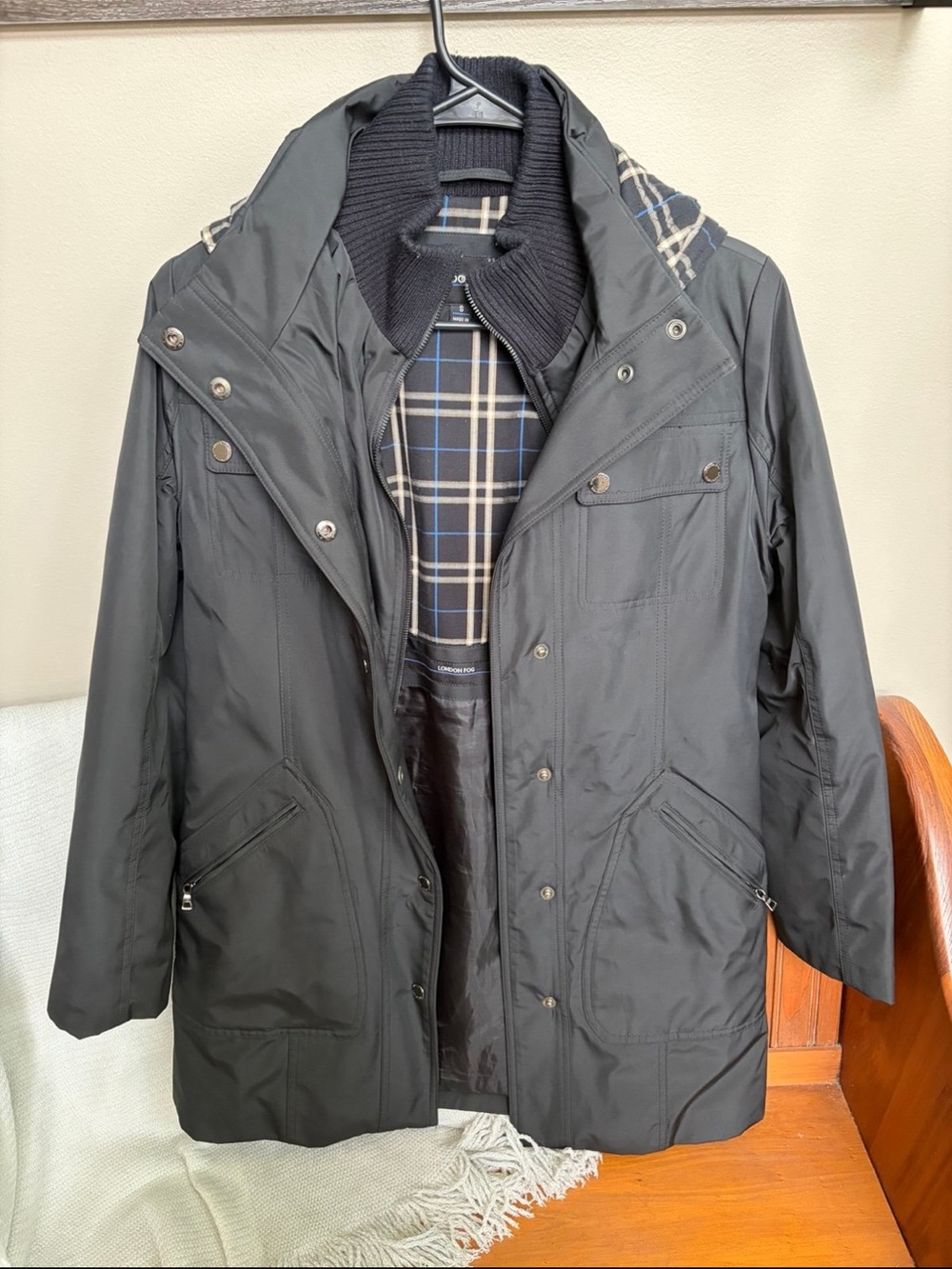 Women’s Black Hooded Rain Jacket - Classic Waterproof Outerwear